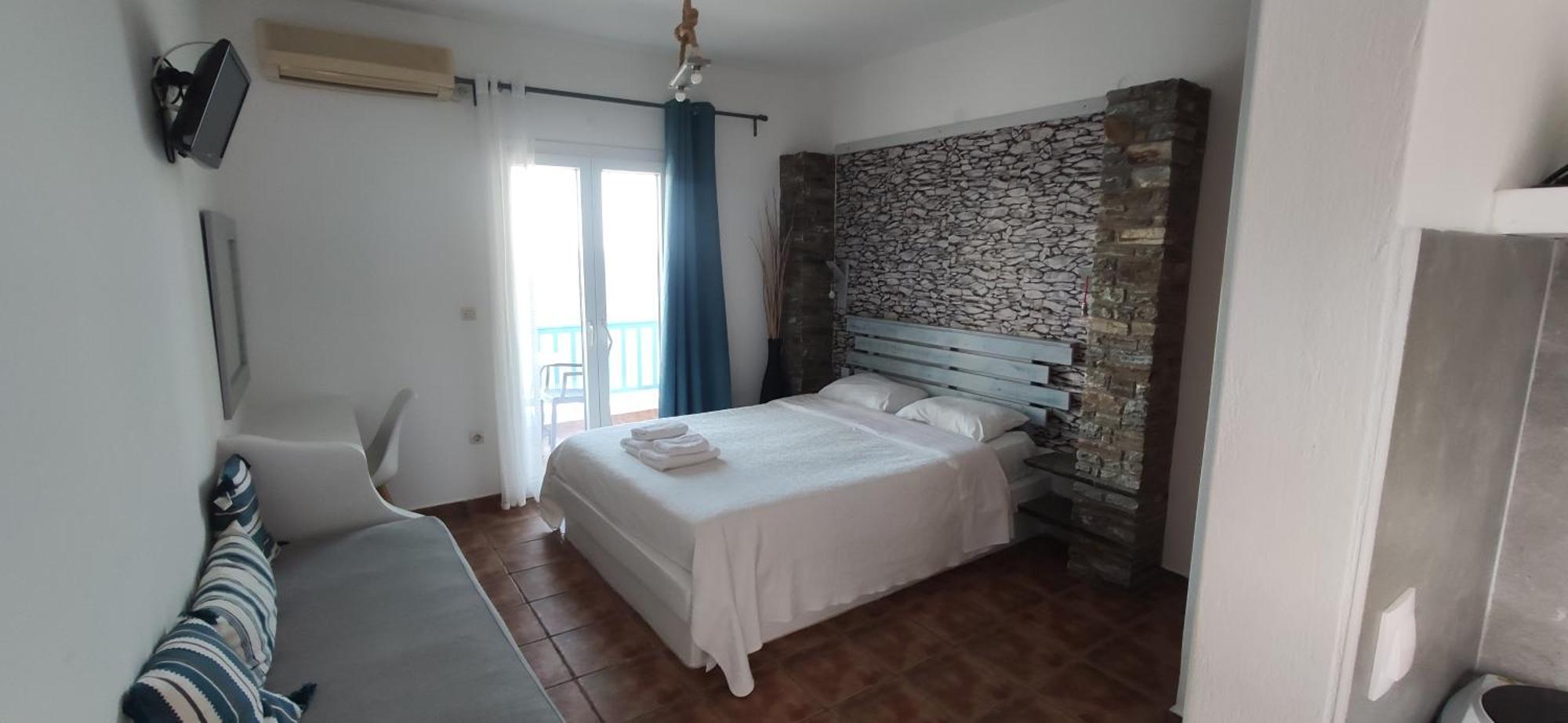 Anemos Sea View Aparthotel Batsi  Bilik gambar